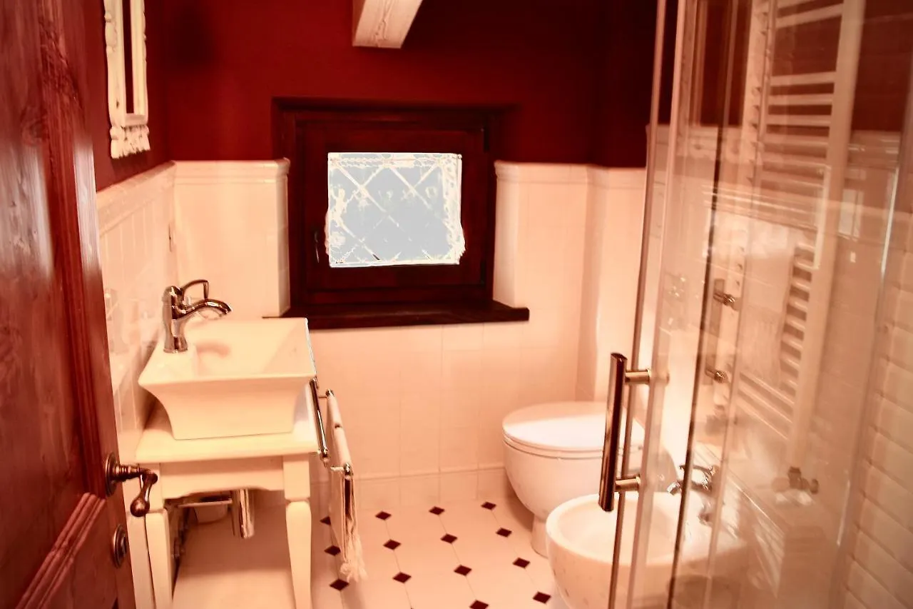 Il Cortile Delle Rose Holiday House 페루자 0*,  이탈리아